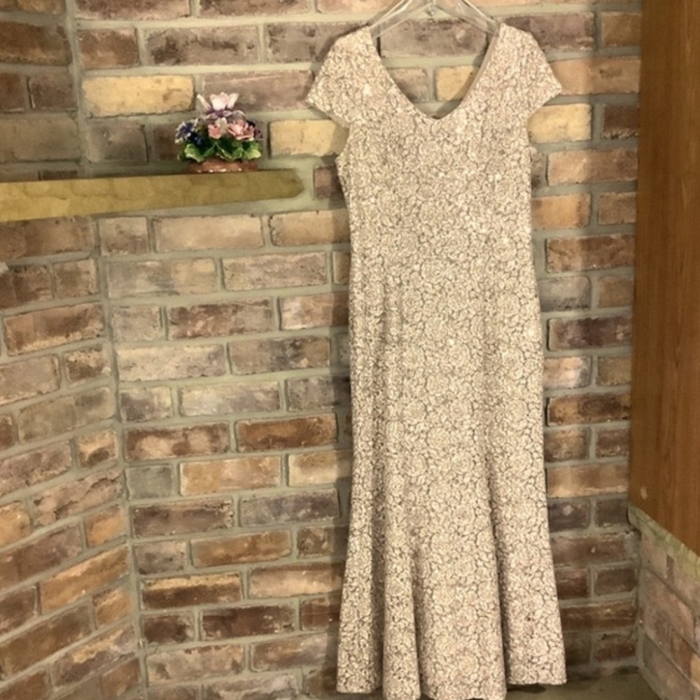 ALEX EVENINGS Rosette Gold Sequin & Lace Embroidered Gown
